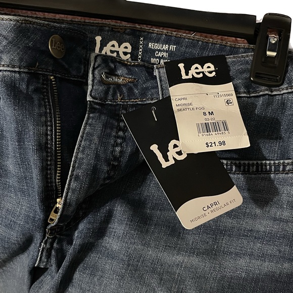 NWT•LEE Capri Jeans • Choose from Dark or Medium color denim - Picture 7 of 8